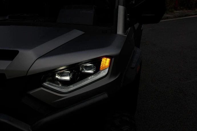Loncin UWOLF 1000 L bagis – Lęšiniai led žibintai - automobilių lygis
